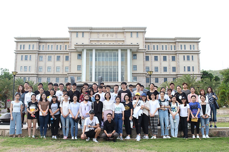 奇妙图书馆之行——会展展示设计与实务